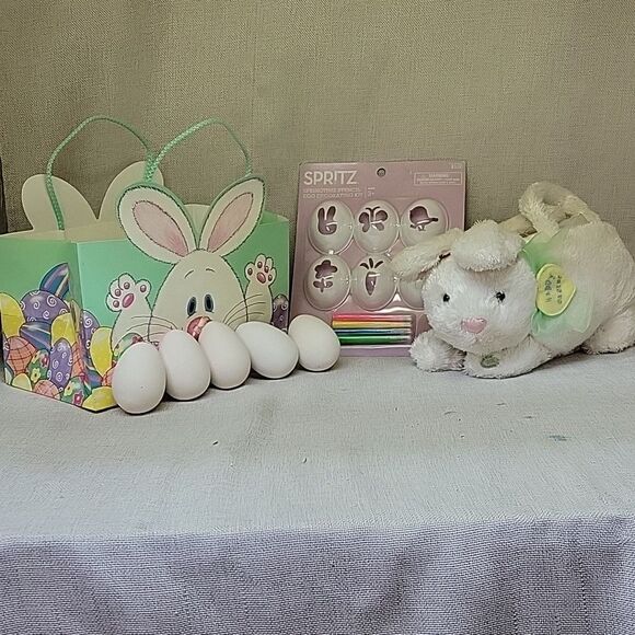 HALLMARK EASTER BASKET TALKING BUNNY, CERAMIC EGGS, DECORATING KIT - Picture 1 of 13